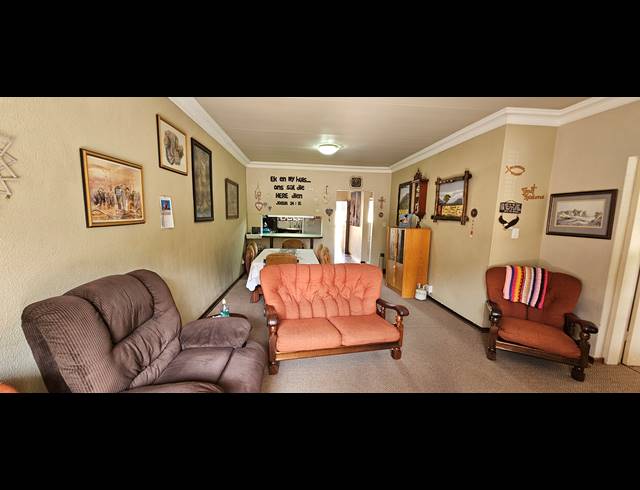 2 BEDROOM TOWNHOUSE FOR SALE IN SOUTH CREST